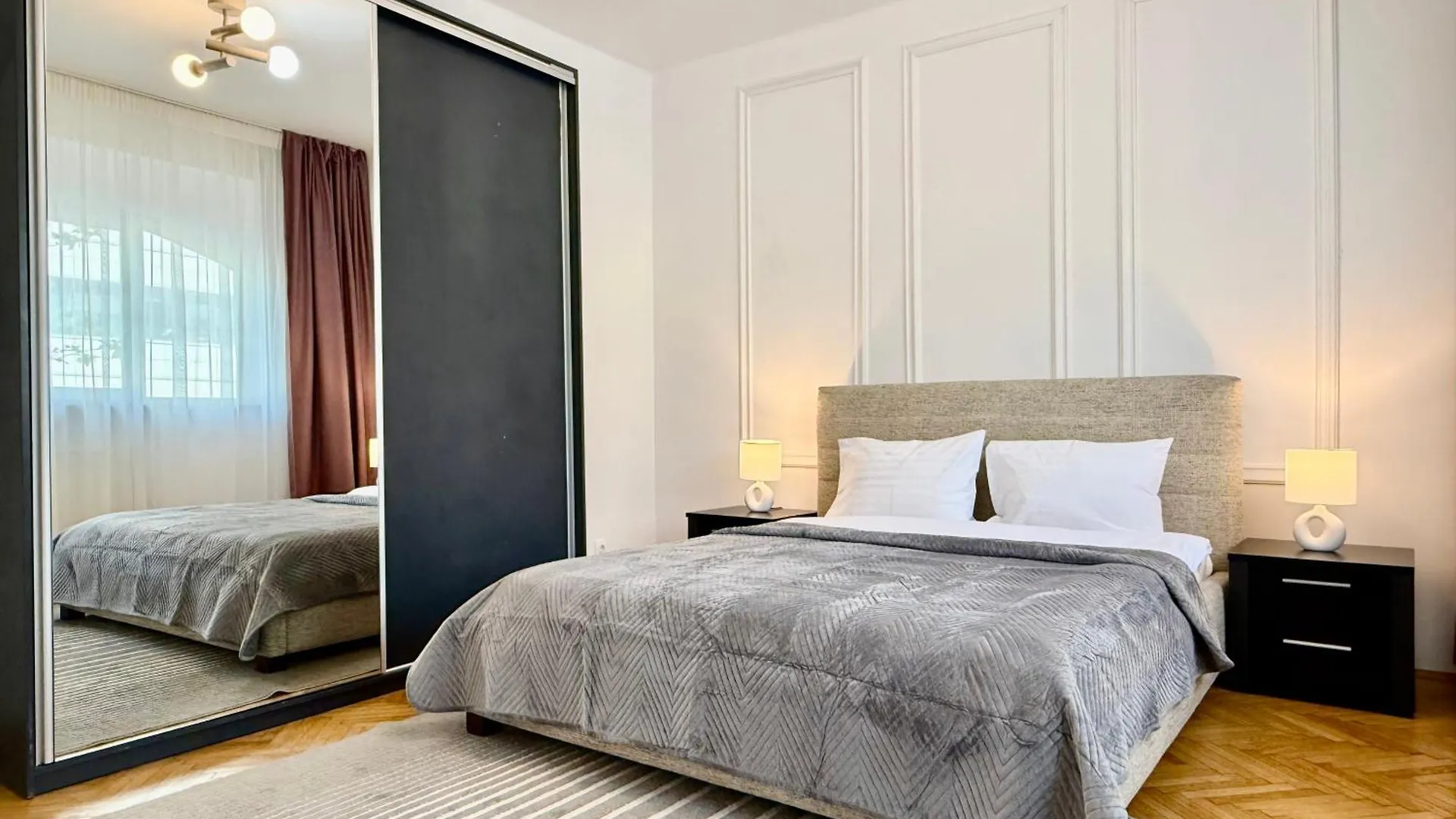 The Romantic Residence Bukarest 0*,
